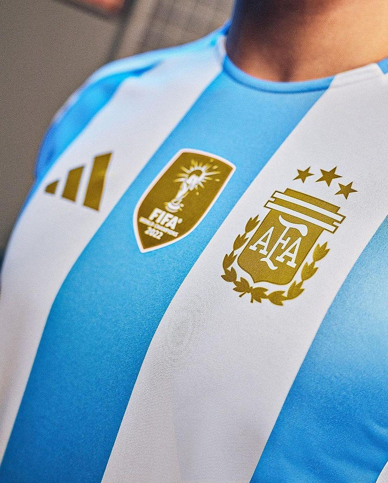 Camisa Seleção Argentina Home 2024/25 + Patch Campeão - Branca e Azul - Loja da Seven