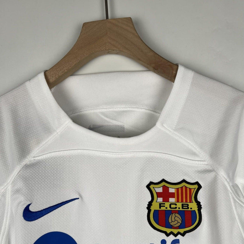 Kit Infantil Barcelona II 23/24 Nike - Branco - DA Sports Oficial