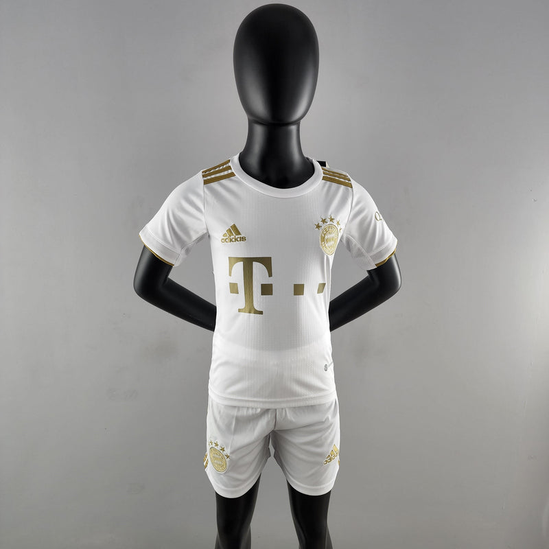 Kit Infantil Bayern de Munique II 22/23 Adidas - Branco - DA Sports Oficial