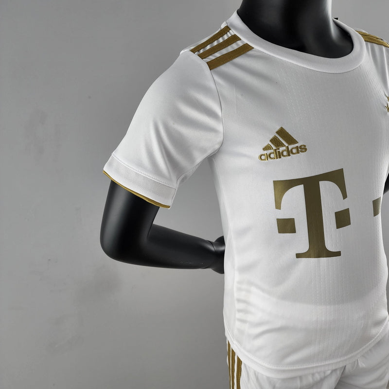 Kit Infantil Bayern de Munique II 22/23 Adidas - Branco - DA Sports Oficial